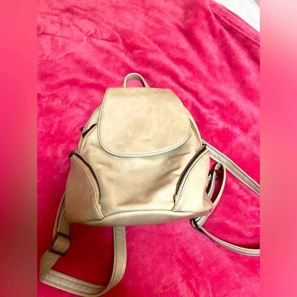 medium backpack